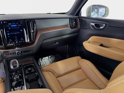 2023 Volvo XC60 Ultimate Bright Theme