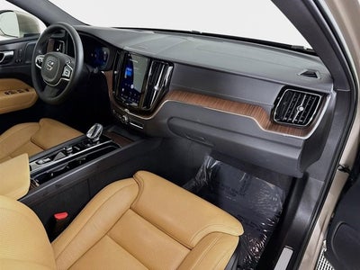 2023 Volvo XC60 Ultimate Bright Theme