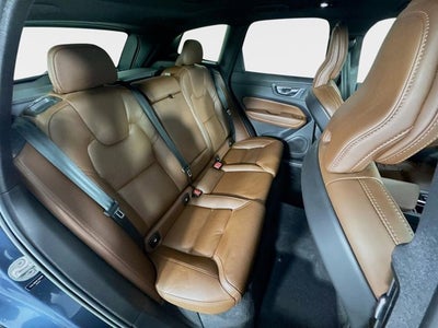 2023 Volvo XC60 Ultimate Bright Theme