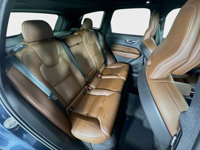 2023 Volvo XC60 Ultimate Bright Theme
