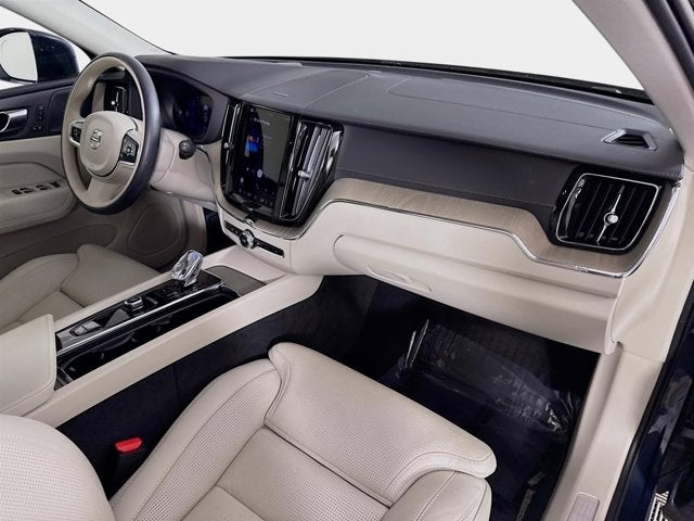 2023 Volvo XC60 Ultimate Bright Theme