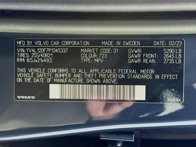 2023 Volvo XC60 Ultimate Bright Theme