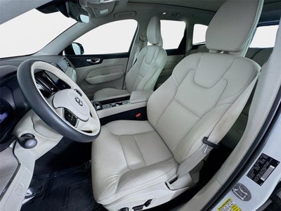 2023 Volvo XC60 Plus Dark Theme