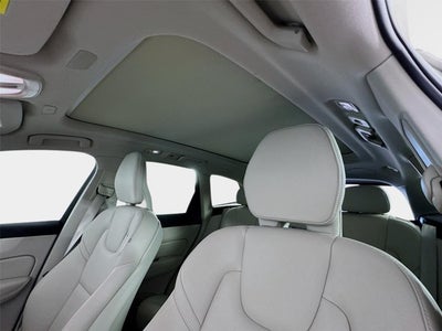 2023 Volvo XC60 Plus Dark Theme