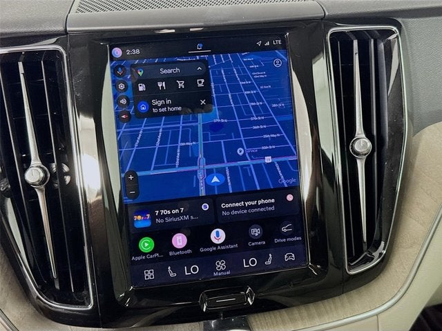 2023 Volvo XC60 Plus Dark Theme