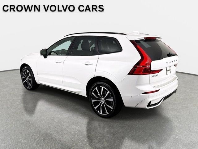 2023 Volvo XC60 Plus Dark Theme