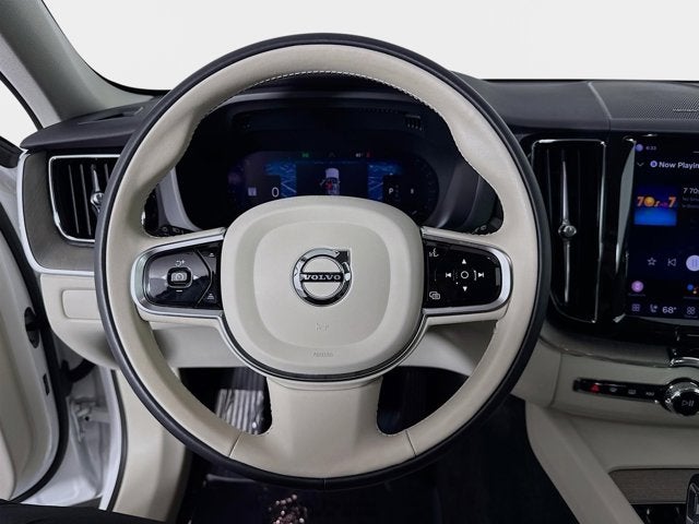 2023 Volvo XC60 Plus Bright Theme