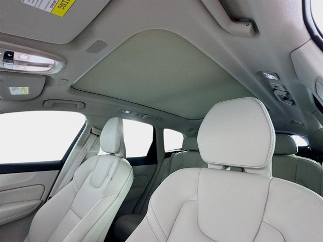 2023 Volvo XC60 Plus Bright Theme