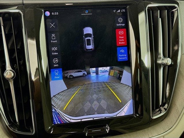 2023 Volvo XC60 Plus Bright Theme