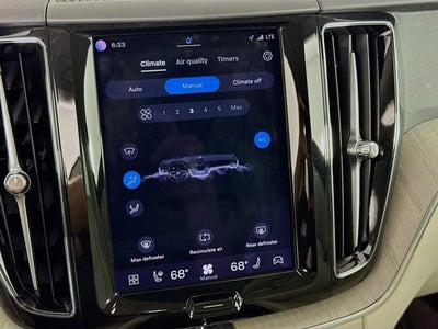 2023 Volvo XC60 Plus Bright Theme