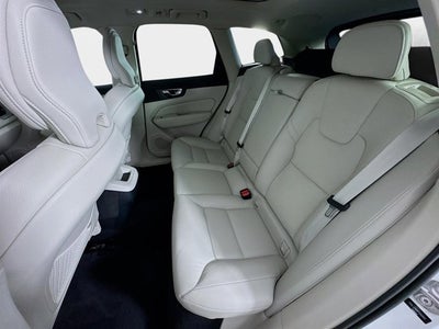2023 Volvo XC60 Plus Bright Theme