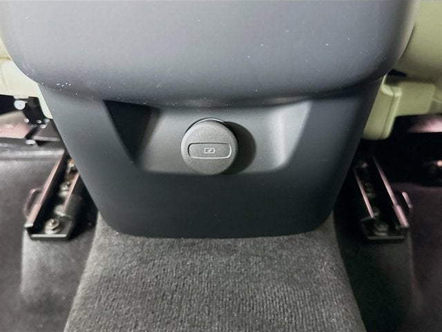 2023 Volvo XC60 Plus Bright Theme