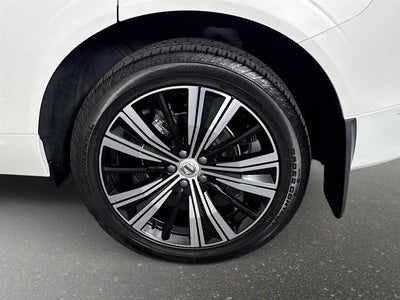2023 Volvo XC60 Plus Bright Theme