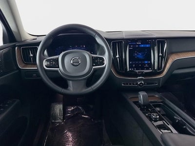 2023 Volvo XC60 Plus Dark Theme