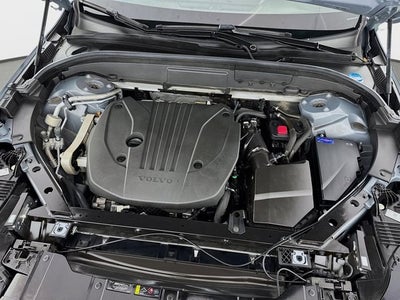 2023 Volvo XC60 Plus Dark Theme