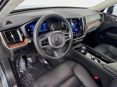 2023 Volvo XC60 Plus Dark Theme