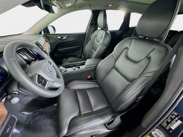 2023 Volvo XC60 Ultimate Dark Theme