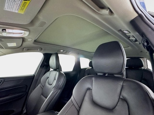 2023 Volvo XC60 Ultimate Dark Theme