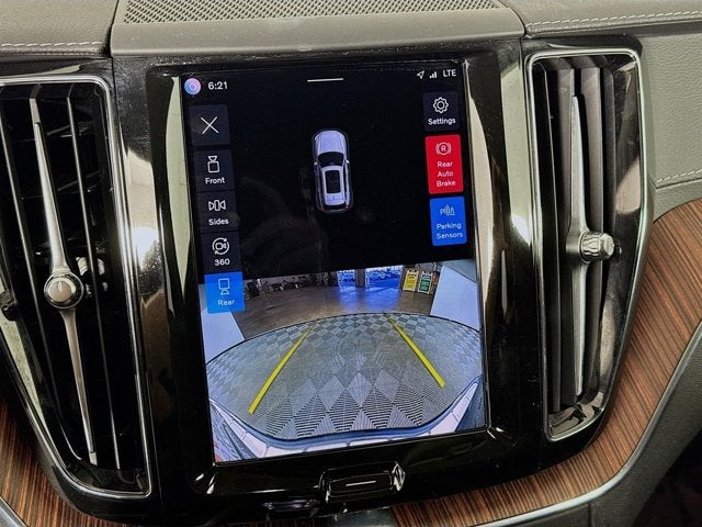 2023 Volvo XC60 Ultimate Dark Theme