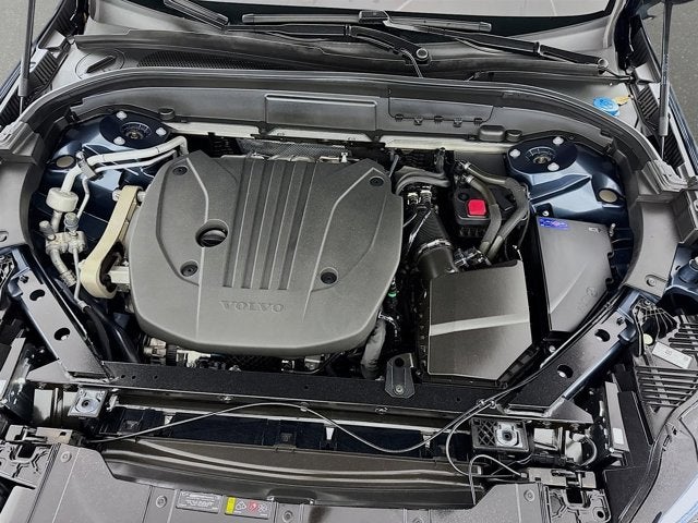 2023 Volvo XC60 Ultimate Dark Theme