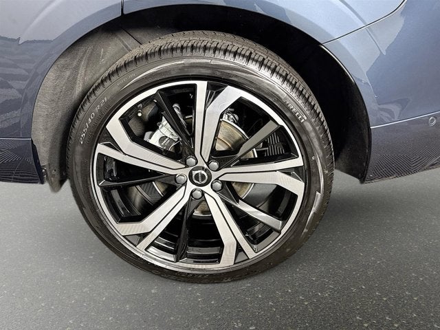 2023 Volvo XC60 Ultimate Dark Theme