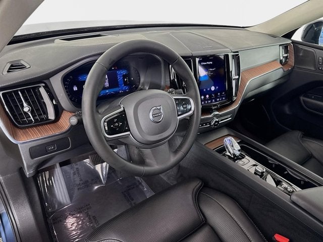 2023 Volvo XC60 Ultimate Dark Theme