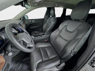 2023 Volvo XC60 Ultimate Bright Theme