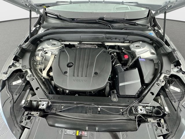 2023 Volvo XC60 Ultimate Bright Theme