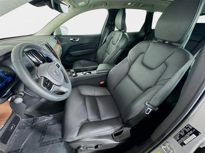 2023 Volvo XC60 Plus Bright Theme