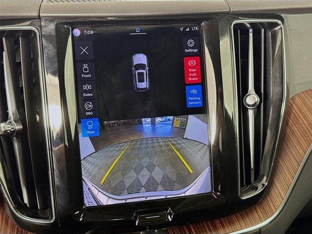 2023 Volvo XC60 Plus Bright Theme