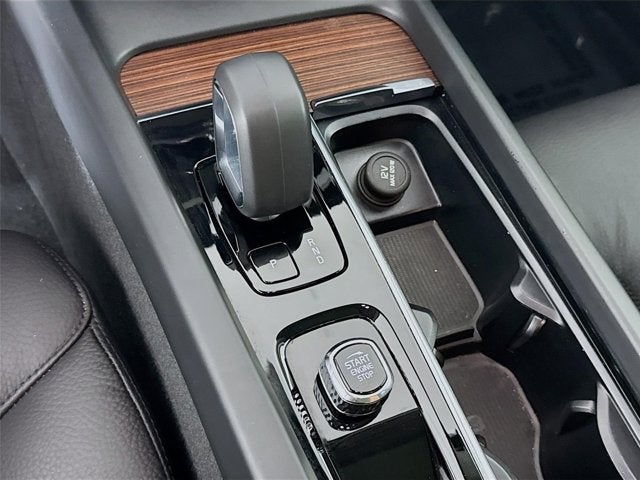 2023 Volvo XC60 Plus Bright Theme