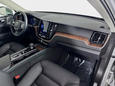 2023 Volvo XC60 Plus Bright Theme