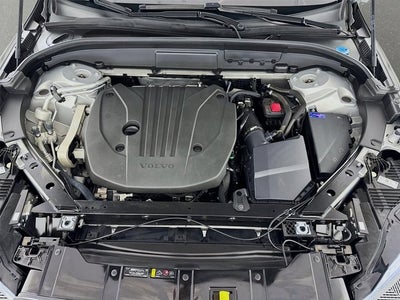 2023 Volvo XC60 Plus Bright Theme