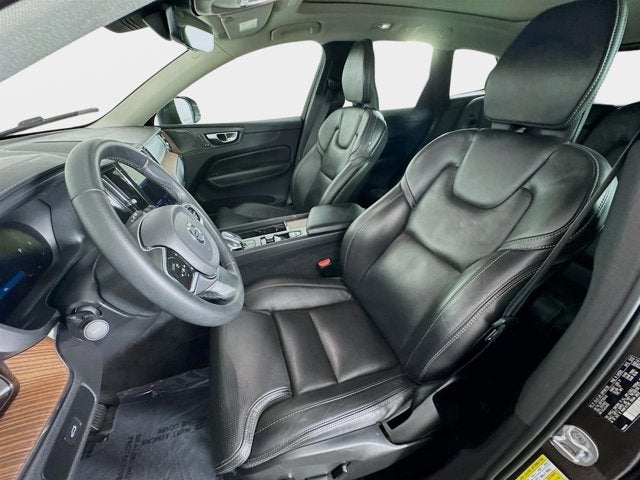 2023 Volvo XC60 Ultimate Bright Theme