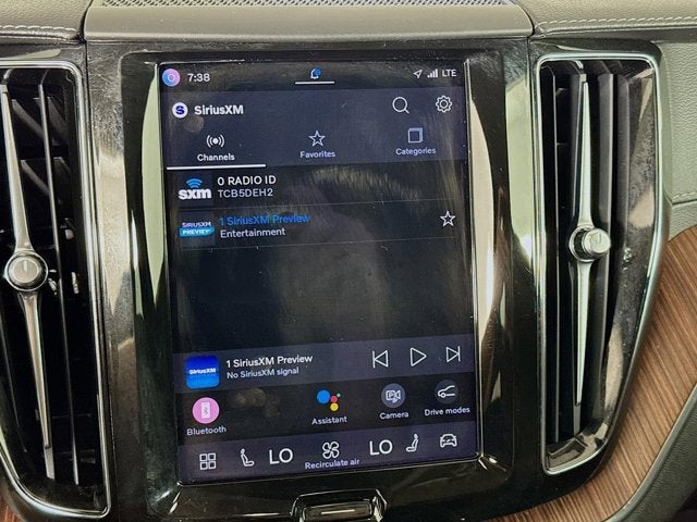 2023 Volvo XC60 Ultimate Bright Theme