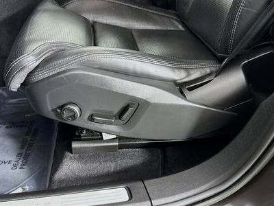 2023 Volvo XC60 Ultimate Bright Theme