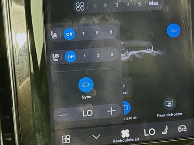 2023 Volvo XC60 Ultimate Bright Theme