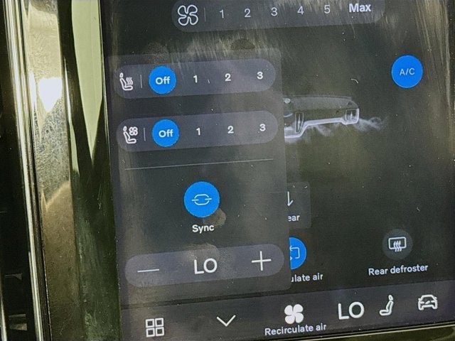 2023 Volvo XC60 Ultimate Bright Theme