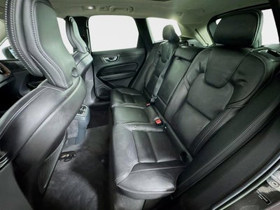 2023 Volvo XC60 Ultimate Bright Theme