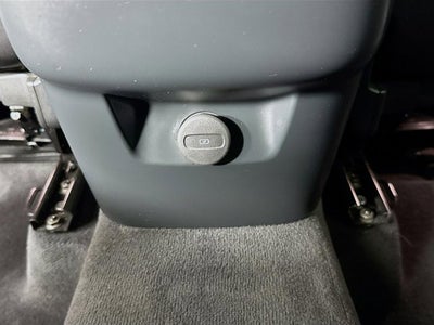 2023 Volvo XC60 Ultimate Bright Theme