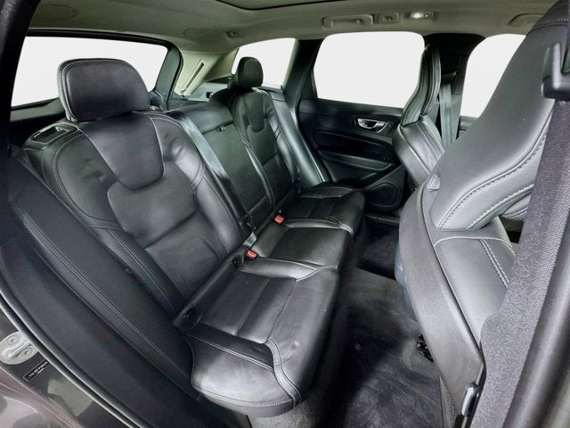 2023 Volvo XC60 Ultimate Bright Theme