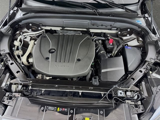 2023 Volvo XC60 Ultimate Bright Theme