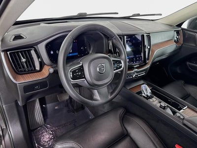 2023 Volvo XC60 Ultimate Bright Theme