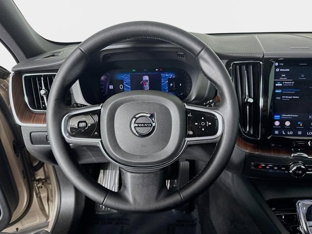 2023 Volvo XC60 Ultimate Bright Theme