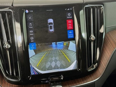2023 Volvo XC60 Ultimate Bright Theme