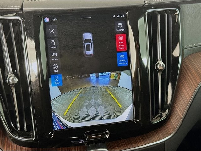 2023 Volvo XC60 Ultimate Bright Theme