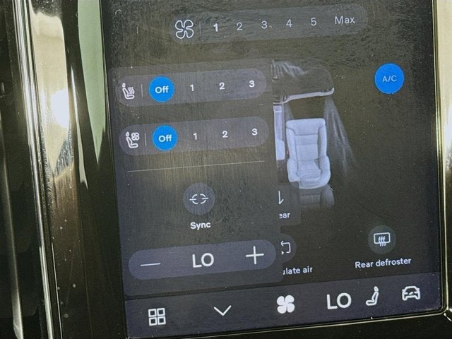 2023 Volvo XC60 Ultimate Bright Theme