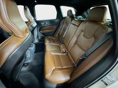 2023 Volvo XC60 Ultimate Bright Theme