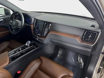 2023 Volvo XC60 Ultimate Bright Theme
