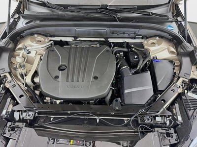 2023 Volvo XC60 Ultimate Bright Theme